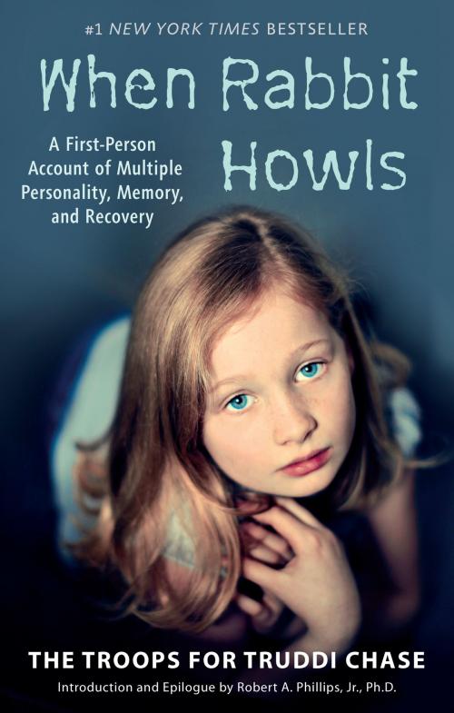 Cover of the book When Rabbit Howls by Truddi Chase, Penguin Publishing Group