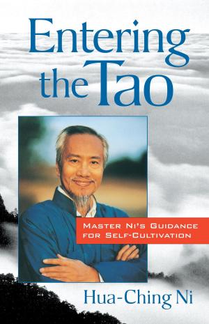 Cover of the book Entering the Tao by David Hinton