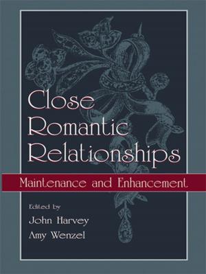 Cover of the book Close Romantic Relationships by Fran Abrams