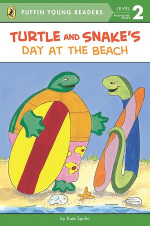 Cover of the book Turtle and Snake's Day at the Beach by Lyn Miller-Lachmann