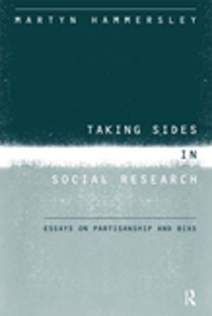 Cover of the book Taking Sides in Social Research by Christopher Ross, Bill Richardson, Begoña Sangrador-Vegas