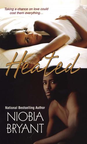 Cover of the book Heated by Leslie Meier