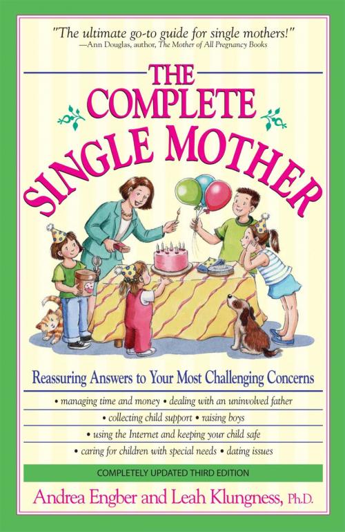 Cover of the book The Complete Single Mother by Andrea Engber, Leah Klungness, Adams Media