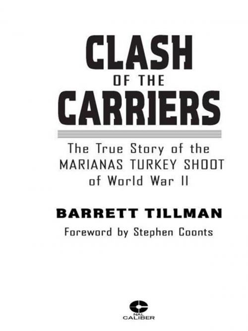 Cover of the book Clash of The Carriers by Barrett Tillman, Penguin Publishing Group