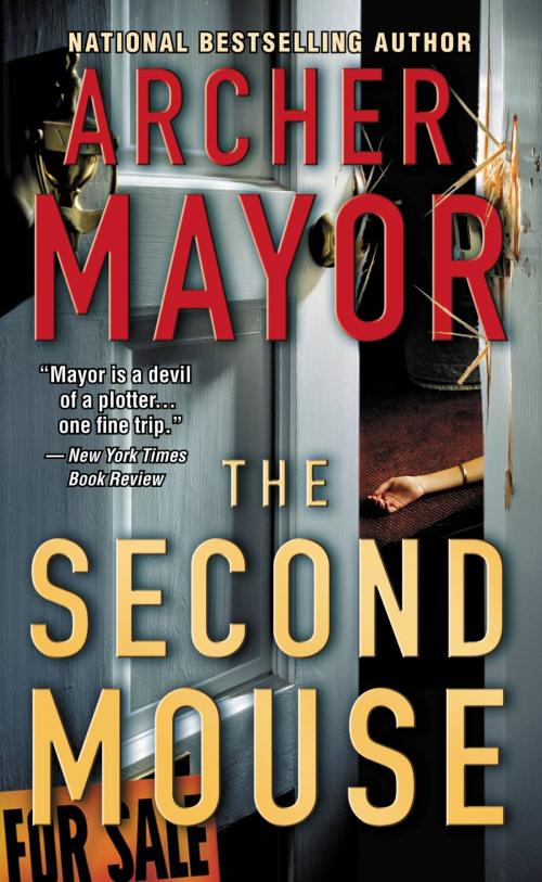 Cover of the book The Second Mouse by Archer Mayor, Grand Central Publishing
