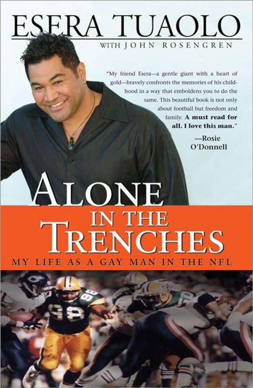 Cover of the book Alone in the Trenches by Esera Tuaolo, Sourcebooks