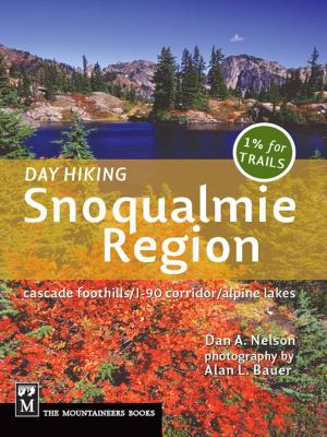 Book cover of Day Hiking Snoqualmie Region