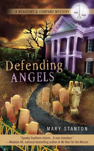 Cover of the book Defending Angels by Thomas Pynchon