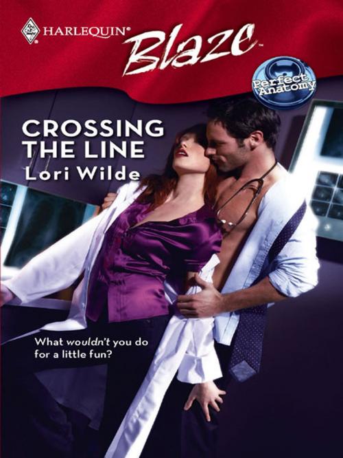 Cover of the book Crossing the Line by Lori Wilde, Harlequin