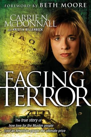 Cover of the book Facing Terror by Cindy Martinusen Coloma
