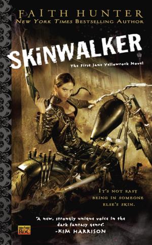 Cover of the book Skinwalker by Clive Cussler, Justin Scott