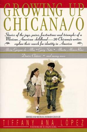 Book cover of Growing Up Chicana/o