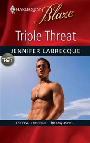 Cover of the book Triple Threat by Hélène Philippe
