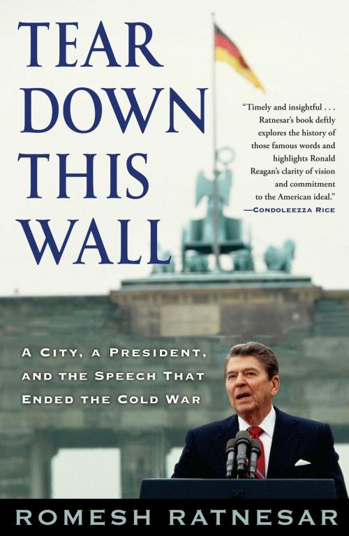 Cover of the book Tear Down This Wall by Romesh Ratnesar, Simon & Schuster