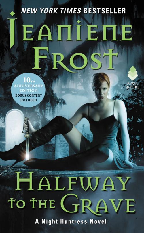 Cover of the book Halfway to the Grave by Jeaniene Frost, HarperCollins e-books