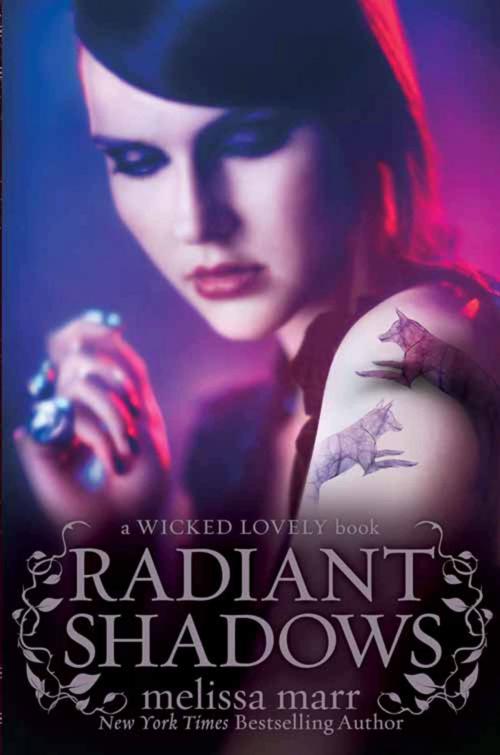 Cover of the book Radiant Shadows by Melissa Marr, HarperCollins