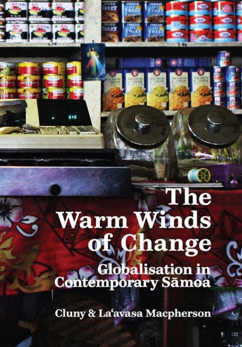 Cover of the book The Warm Winds of Change by Cluny Macpherson, La'avasa Macpherson, Auckland University Press