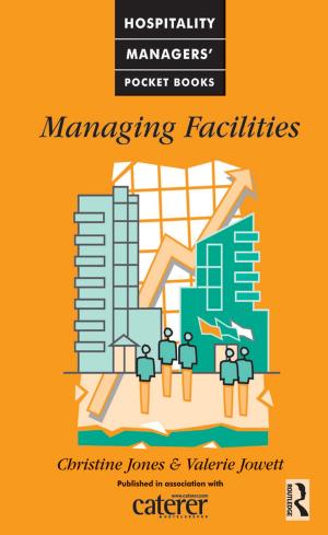Cover of the book Managing Facilities by Peter Ovens