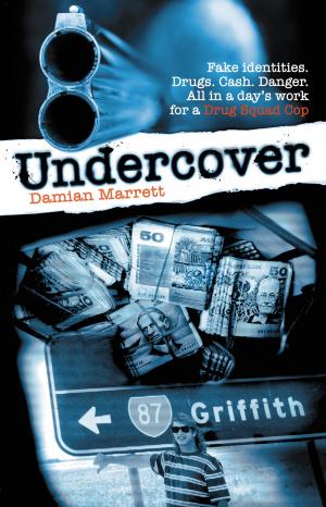 Cover of the book Undercover by Seymour Simon