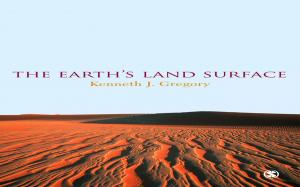 Cover of the book The Earth's Land Surface by Diane Staehr Fenner, Peter L. Kozik, Ayanna C. Cooper