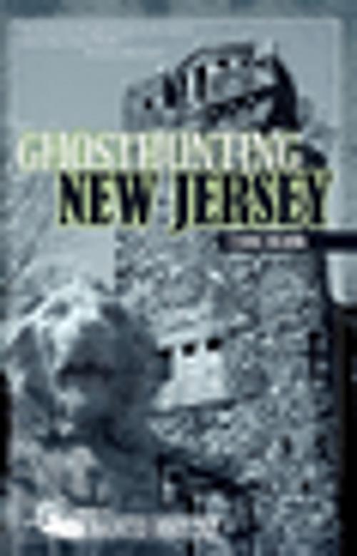 Cover of the book Ghosthunting New Jersey by L'Aura Hladik, Clerisy Press