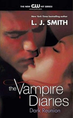 Cover of the book The Vampire Diaries: Dark Reunion by R.L. Stine