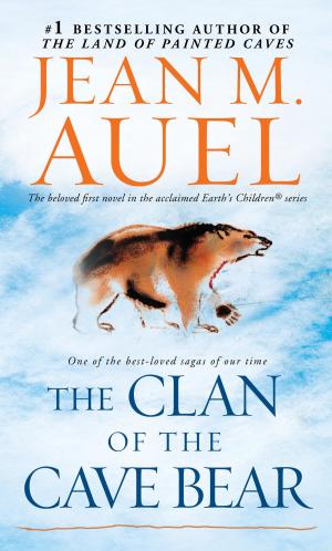 Book cover of The Clan of the Cave Bear (with Bonus Content)