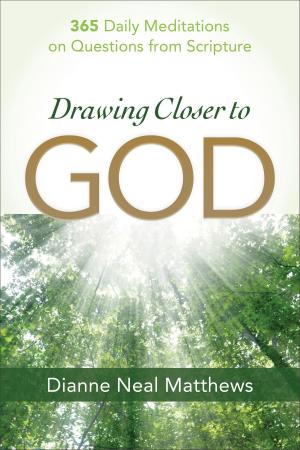 Book cover of Drawing Closer to God