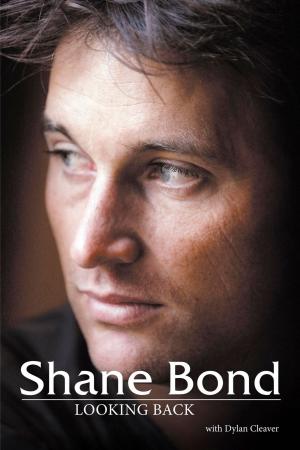 Book cover of Shane Bond - Looking Back
