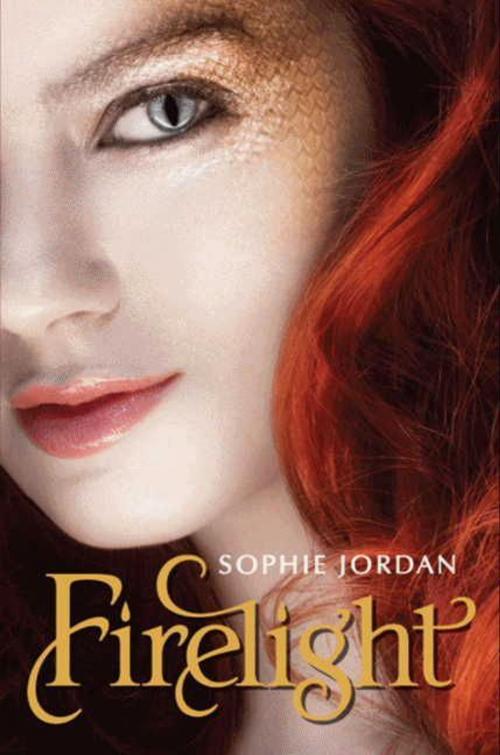 Cover of the book Firelight by Sophie Jordan, HarperCollins