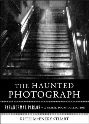 Cover of the book The Haunted Photograph by Chambers, Robert W., DuQuette, Lon Milo