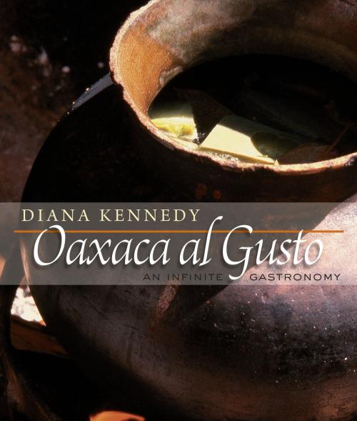Cover of the book Oaxaca al Gusto by Diana Kennedy, University of Texas Press