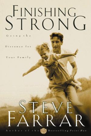 Cover of the book Finishing Strong by Christopher Burge, Pamela Toussaint