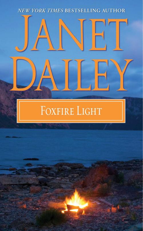 Cover of the book Foxfire Light by Janet Dailey, Pocket Books