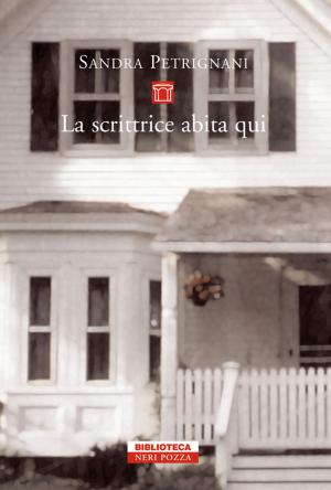 Book cover of La scrittrice abita qui