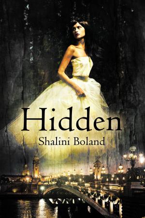 Cover of the book Hidden - a dark romance (Marchwood Vampire Series #1) by Linda Winstead Jones