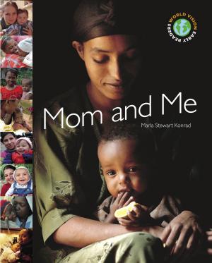 Cover of the book Mom and Me by Margriet Ruurs