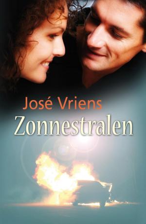 Cover of the book Zonnestralen by Petra Deij