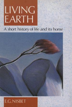 Cover of the book Living Earth by G.C. Paikert