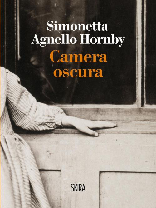 Cover of the book Camera Oscura by Simonetta Agnello Hornby, Skira
