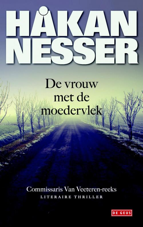 Cover of the book De vrouw met de moedervlek by Håkan Nesser, Singel Uitgeverijen