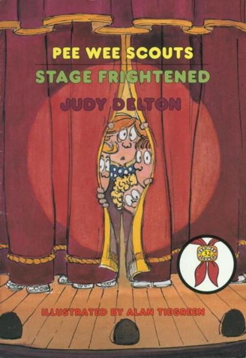 Cover of the book Pee Wee Scouts: Stage Frightened by Judy Delton, Random House Children's Books
