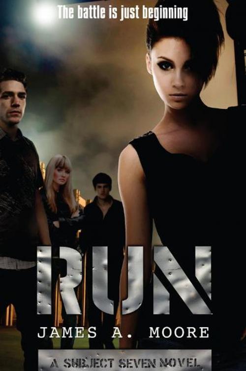 Cover of the book Run by James Moore, Penguin Young Readers Group