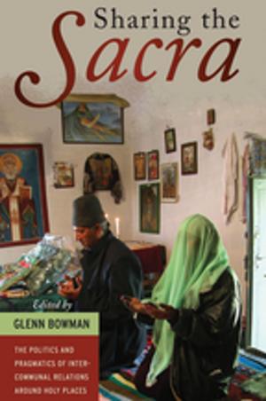 Cover of the book Sharing the Sacra by Leila Zaki Chakravarti