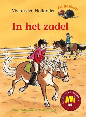 Cover of the book In het zadel by Lotte Kinskofer