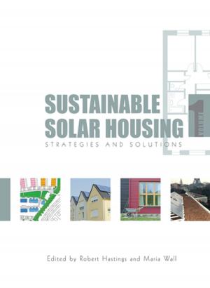 Cover of the book Sustainable Solar Housing by Paul Cooper, Fintan O'Regan