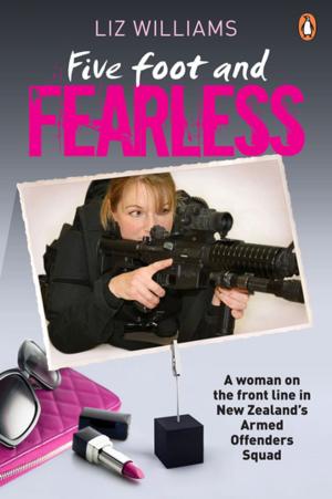 Cover of the book Five Foot And Fearless by Apuleius