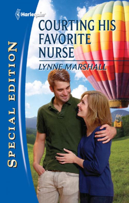 Cover of the book Courting His Favorite Nurse by Lynne Marshall, Harlequin