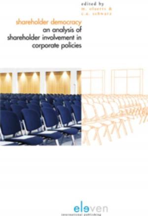 Cover of the book Shareholder democracy by Laura M. Henderson