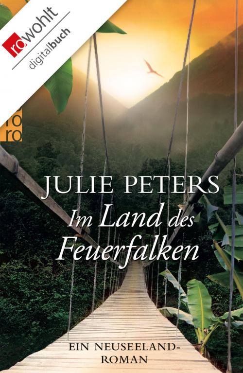 Cover of the book Im Land des Feuerfalken by Julie Peters, Rowohlt E-Book